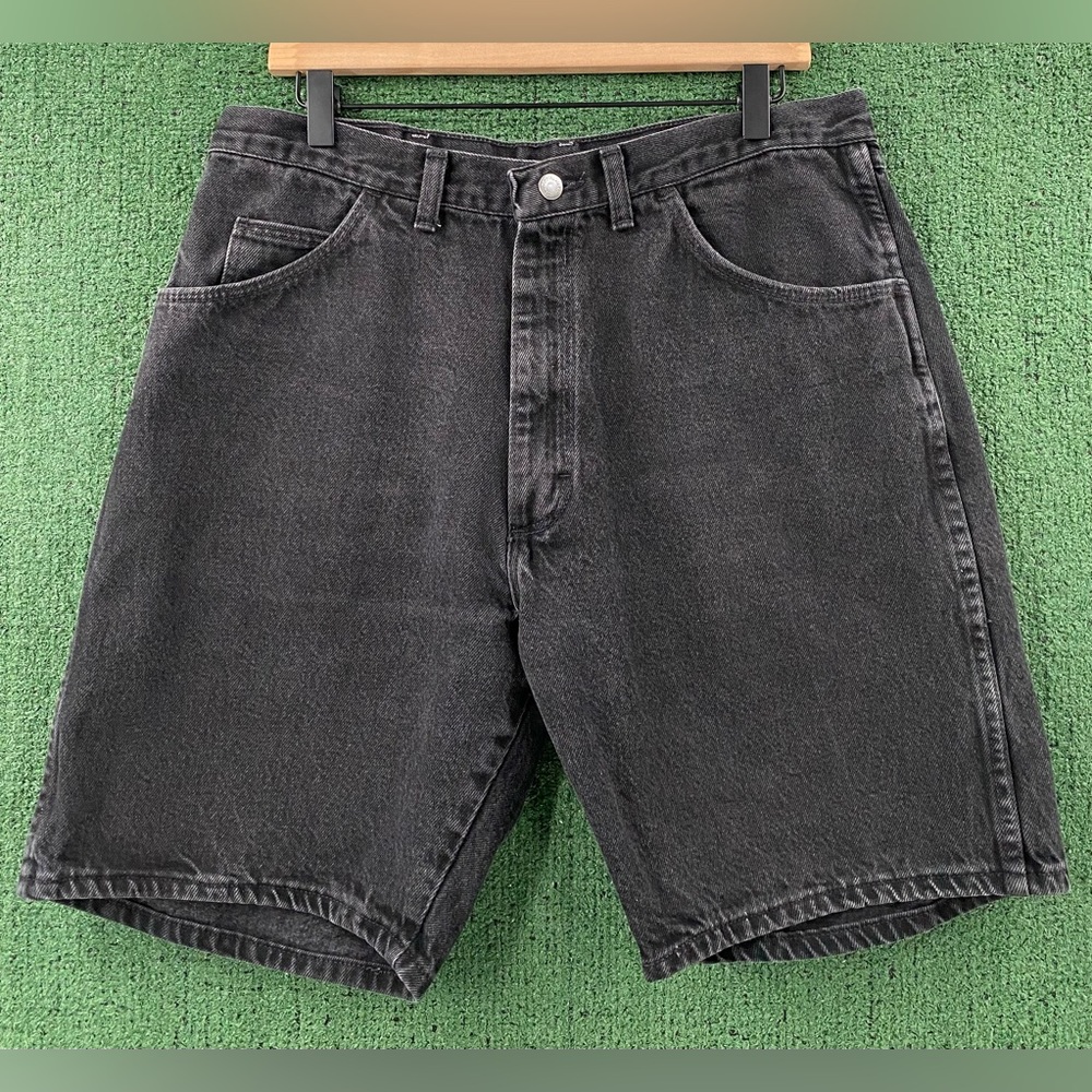 Vintage 90’s Wrangler Black Denim Jean Shorts Jorts Men’s Size 33